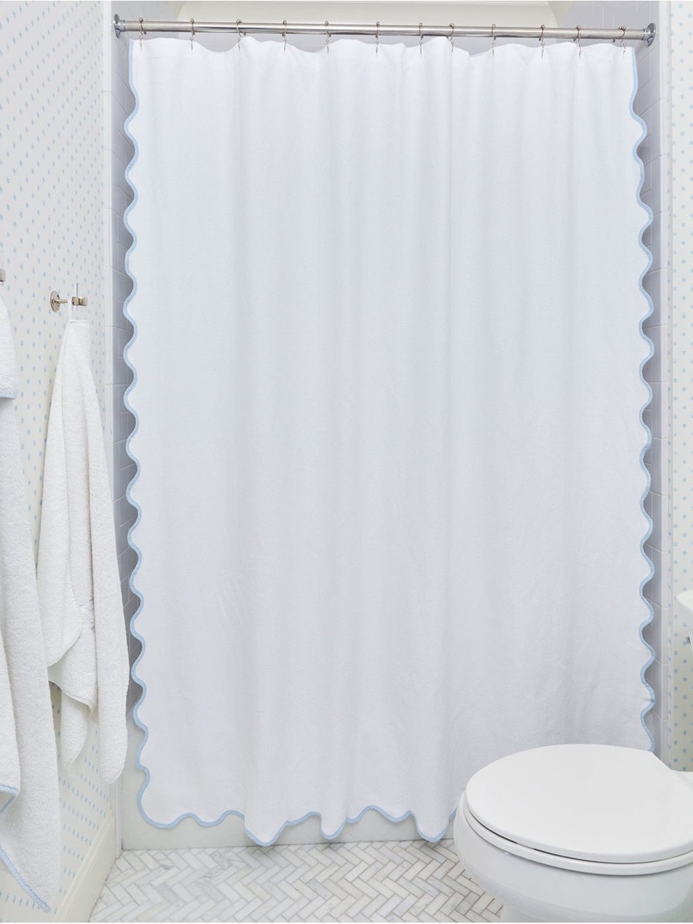 Weezie Scallop Shower Curtain‎ White Light Blue Trim Portugal 70.5x70.5